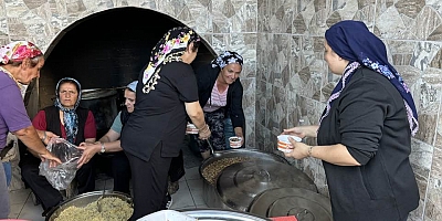 KILIÇPINARI KÖYÜ'NDE AŞURE İKRAMI YAPILDI